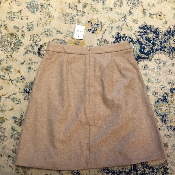 NWT! J. Crew The Pencil Skirt w/ buttons size 2 - Picture 3 of 3